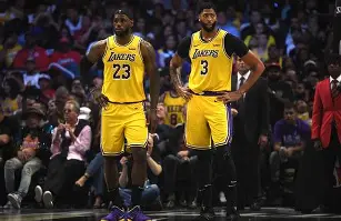 雷竞技官方网站-关于今夜巴塞罗那调整名单以备NBA常规赛洛杉矶湖人转会期战术微调，网友：赛后更衣室发声的信息